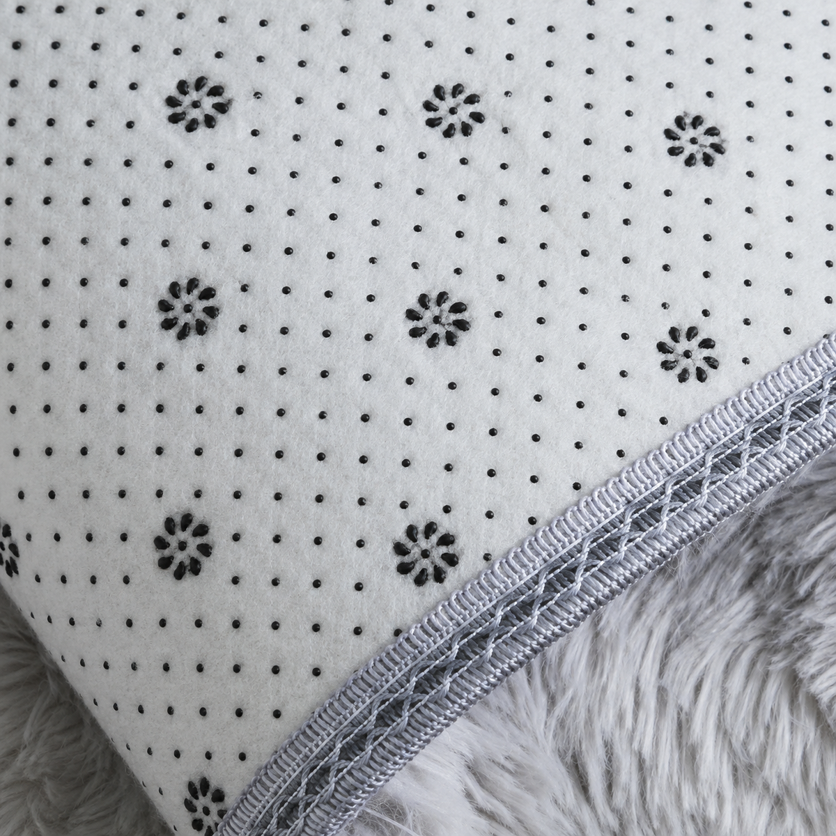 Tapis gris long poil